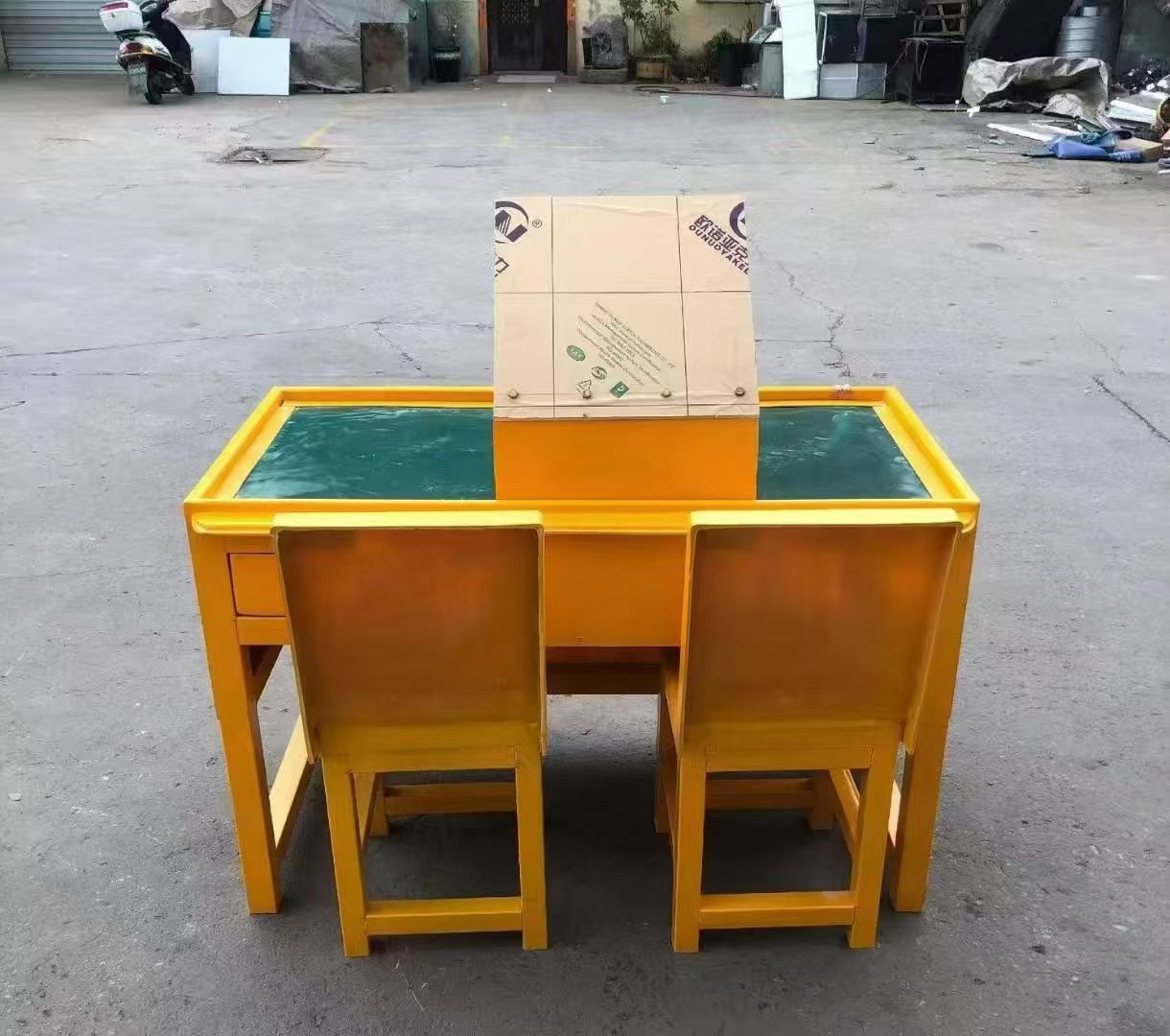 西华防静电导通桌井下煤矿火工品发放桌：危险品流转的安全守护者
